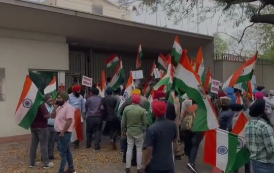 Sikhs protest against Khalistanis in Delhi